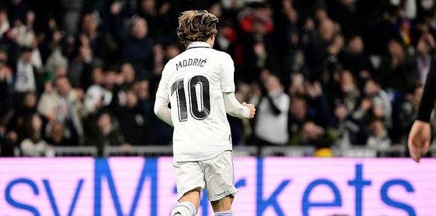 Modric de CR7 gibi gidiyor!