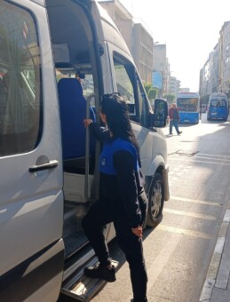 KURALLARA UYMAYAN SÜRÜCÜLER UYARILDI