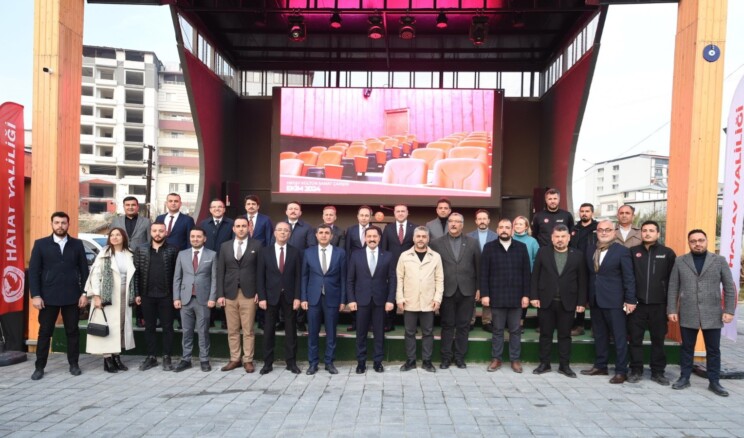 BAŞKAN YAPAR, KÜLTÜR VE SANAT ÇARŞISI AÇILIŞI’NA KATILDI