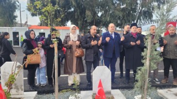 Deprem şehitleri dualarla anıldı