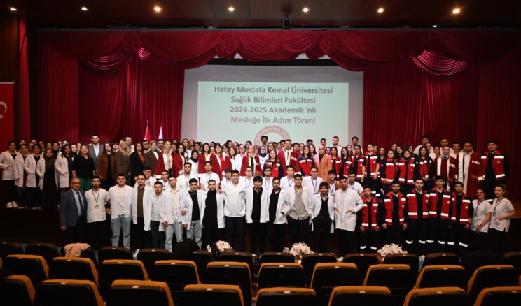 HMKÜ Sağlık Bilimleri Fakültesi Öğrencilerine Mesleğe İlk Adım Töreni Düzenledi