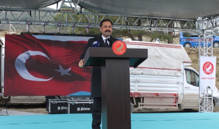 EN ZOR ZAMANIMIZDA VALİ MASATLI VARDI