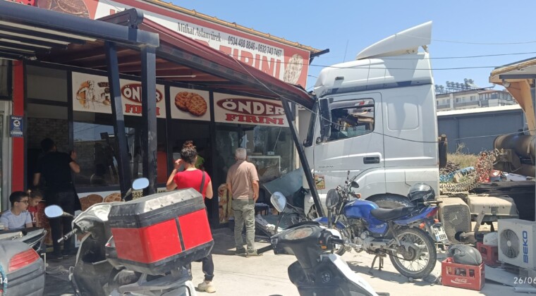 Hatay’da Facianın Eşiğinden Dönüldü: TIR Mağazaya Girdi*