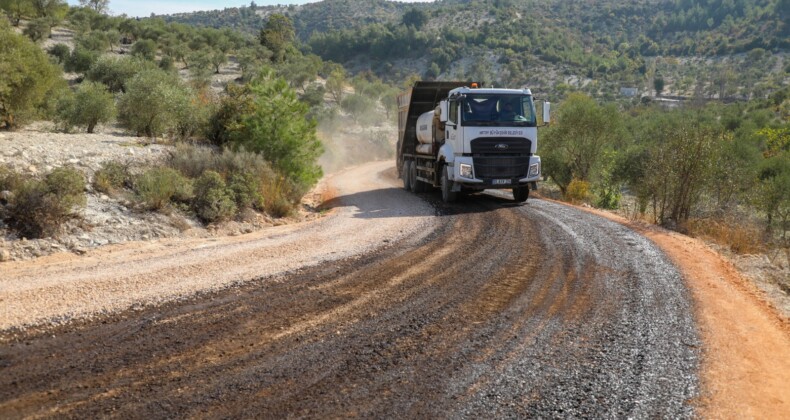 YAYLADAĞI’NDAN ALTINÖZÜ’NE ULAŞIM KOLAYLAŞTI