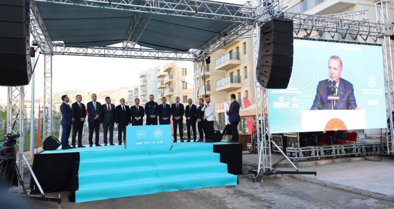 AKSARAY VE EMEK MAHALLELERİ ANAHTAR TESLİM TÖRENİ