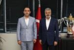 DEFNE BELEDİYE BAŞKANI HALİL İBRAHİM ÖZGÜN HATAY BÜYÜKŞEHİR BELEDİYE BAŞKANI MEHMET ÖNTÜRK’Ü ZİYARET ETTİ
