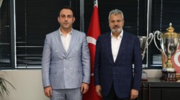 DEFNE BELEDİYE BAŞKANI HALİL İBRAHİM ÖZGÜN HATAY BÜYÜKŞEHİR BELEDİYE BAŞKANI MEHMET ÖNTÜRK’Ü ZİYARET ETTİ