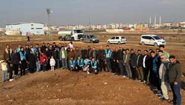 Ülkü Ocaklarından Başbuğ Türkeş’e Vefa: