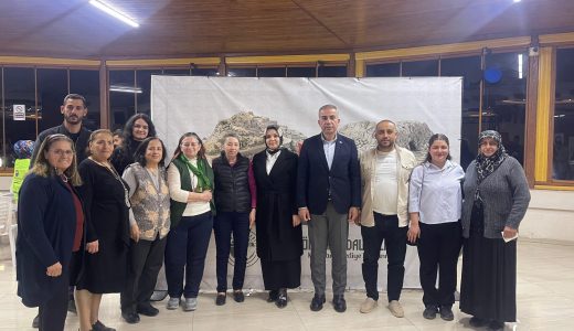 HUZUREVİ SAKİNLERİ VE YENİ EVLİ ÇİFTLER AYNI İFTAR SOFRASINDA BULUŞTU