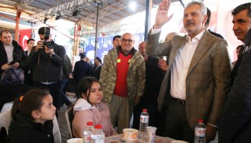 BAŞKAN ÖNTÜRK, İFTARDA DÖRTYOLLU HEMŞEHRİLERİYLE BULUŞTU