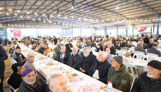 BAŞKAN ÖNTÜRK İFTARINI YAYLADAĞILI VATANDAŞLARLA YAPTI