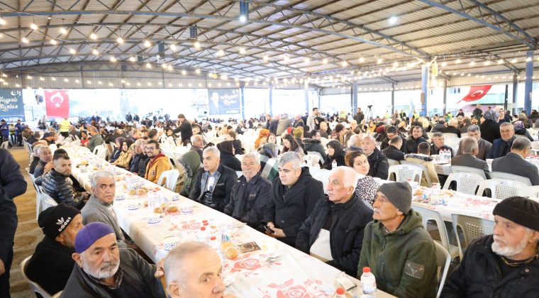 BAŞKAN ÖNTÜRK İFTARINI YAYLADAĞILI VATANDAŞLARLA YAPTI