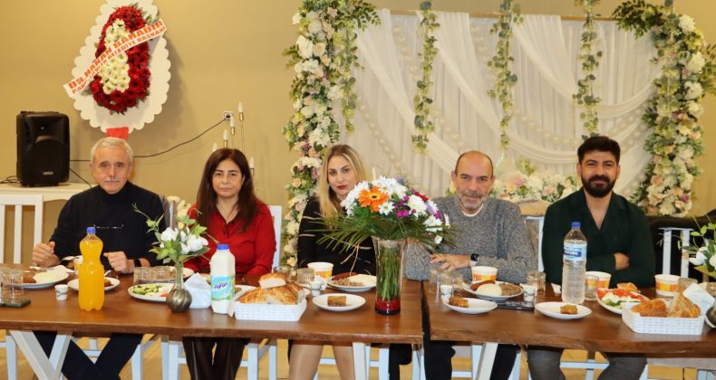 Kadir Gecesi’nde Medeniyetler Korosu’ndan Kardeşlik Sofrası