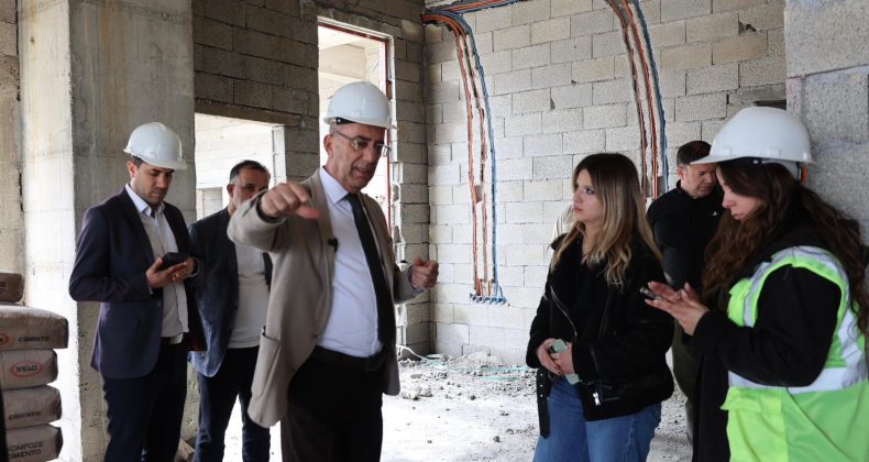 BAŞKAN YAPAR, AKASYA MAHALLESİ’NDE YAPIMI DEVAM EDEN SOSYAL TESİSİ İNCELEDİ