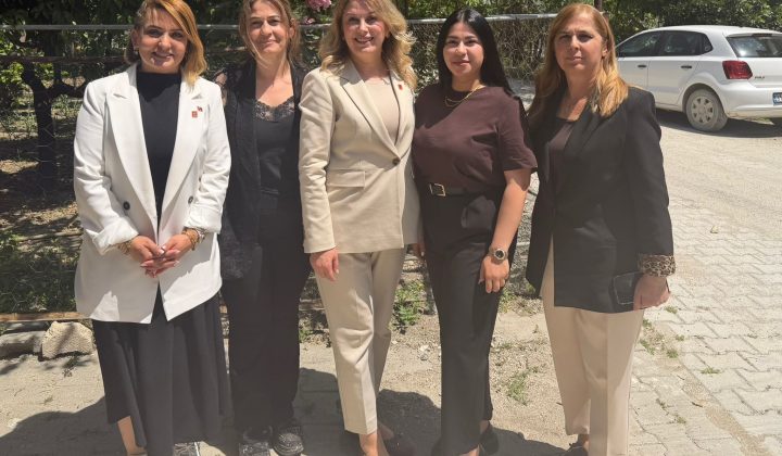 Anneler Günü’nde Acılı Ailelere Anlamlı Ziyaret