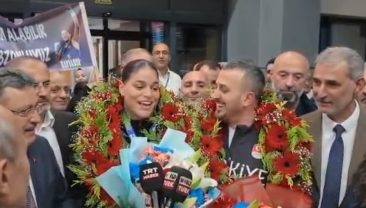 MİLLİ BOKSÖR HAVVANUR KETHÜDA AVRUPA ŞAMPİYONU OLDU